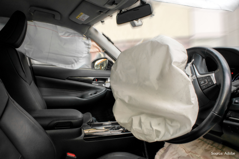 A driver's side frontal and side airbag have deployed.